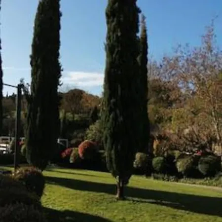 Le Soleil D Eugenie Dans Avec Piscine Commune Pres De Carcassonne Olonzac