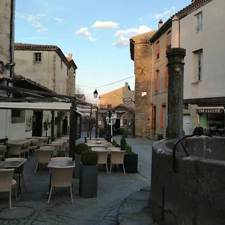 Le Soleil D Eugenie Dans Avec Piscine Commune Pres De Carcassonne
