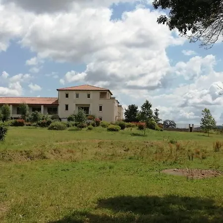 Le Soleil D Eugenie Dans Avec Piscine Commune Pres De Carcassonne *